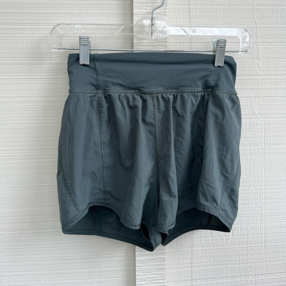 GREEN WOMENS LULULEMON SHORTS